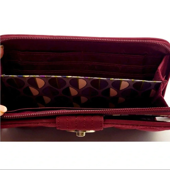 Vera Bradley Women's Red Quilted Zip-Around Wallet RFID Blocking - Picture 4 of 7